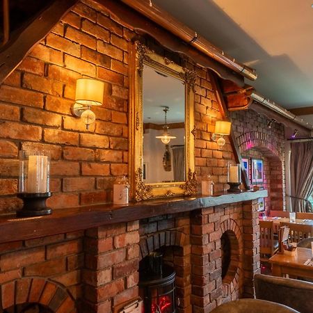 The Harbour Inn 번크라나 외부 사진