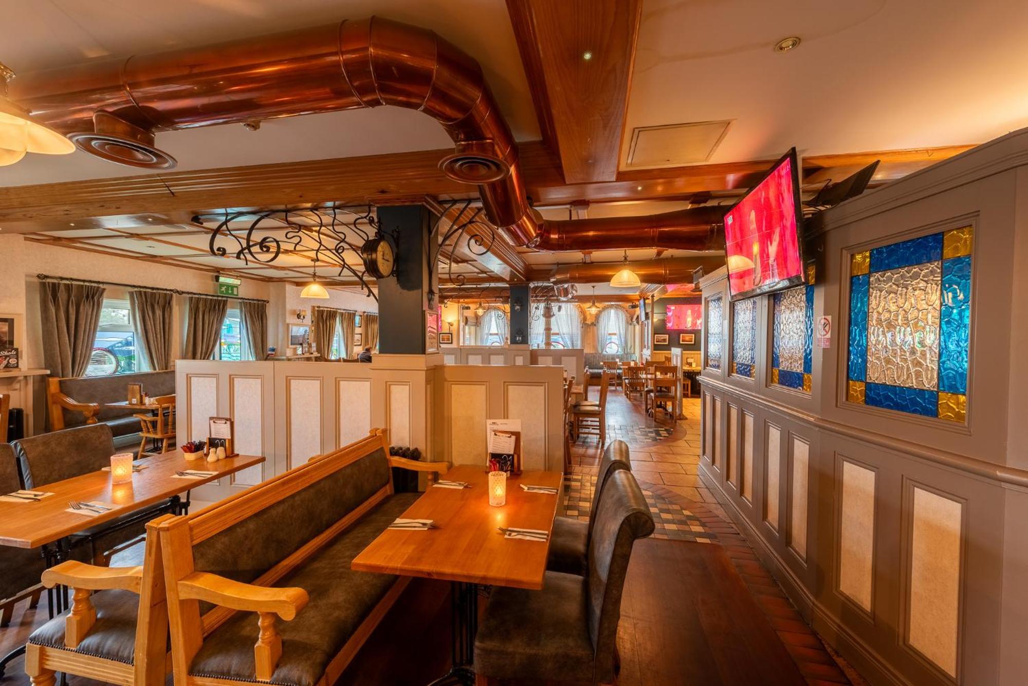 The Harbour Inn 번크라나 외부 사진
