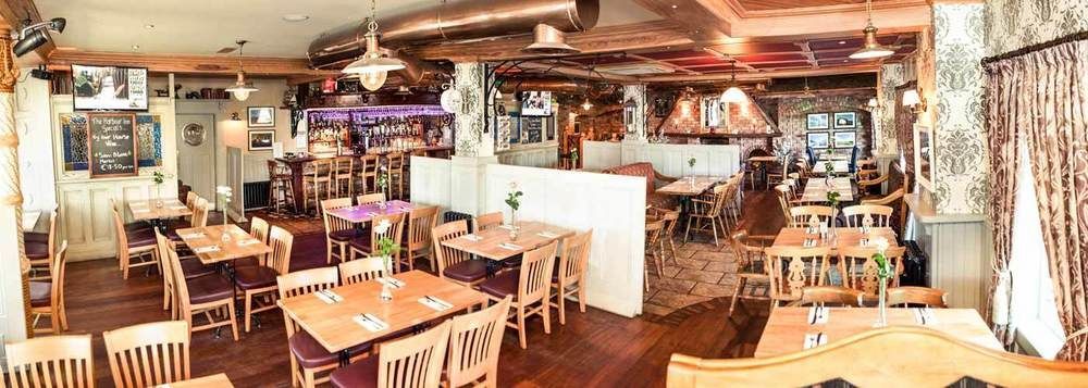 The Harbour Inn 번크라나 외부 사진